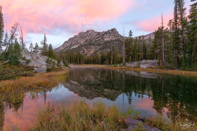 Sunrise at Horseshoe Lake in the Eagle Cap Wilderness