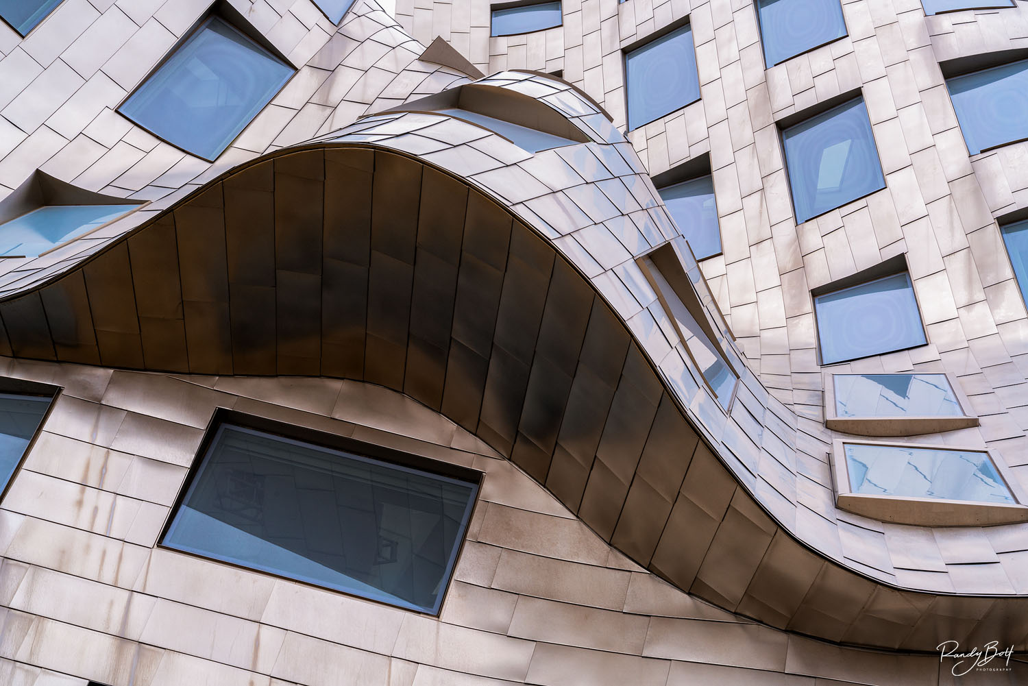 abstract image of the Cleveland Clinic Lou Ruvo Center for Brain Health in Las Vegas, Nevada